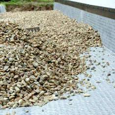 Отмостка из щебня  с мембраной  PLANTER Geo