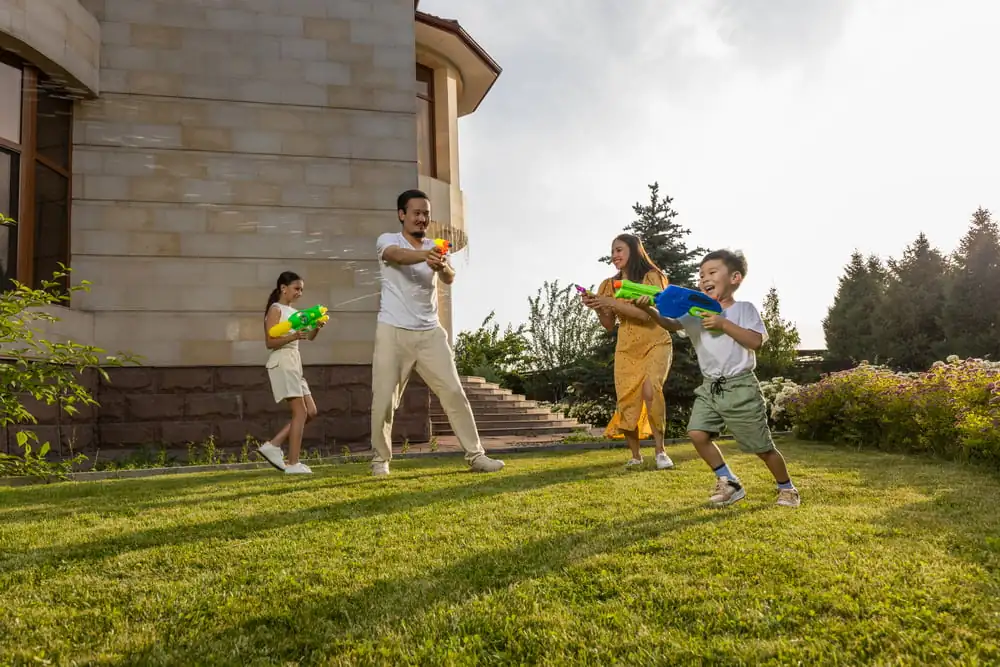 Счастливая семья с каменной ватой ТЕХНОНИКОЛЬ.jpg